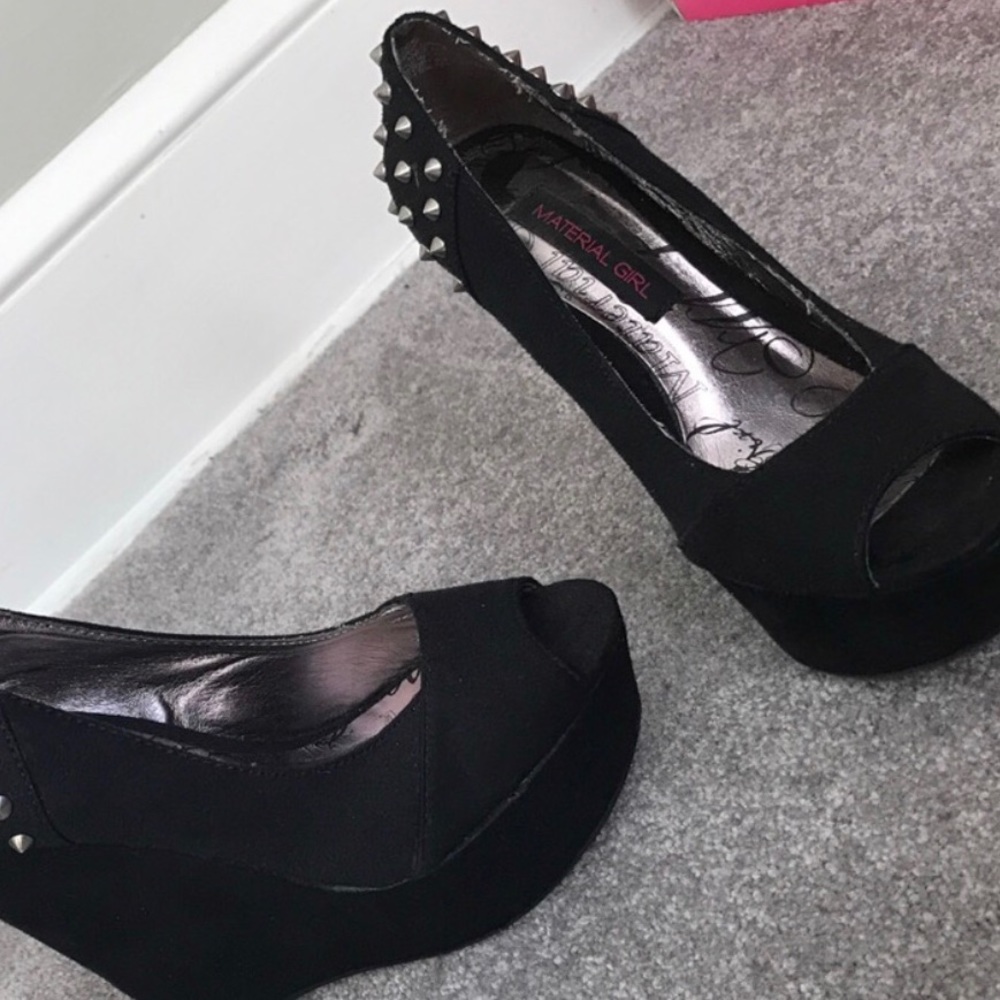Madden girl wedges